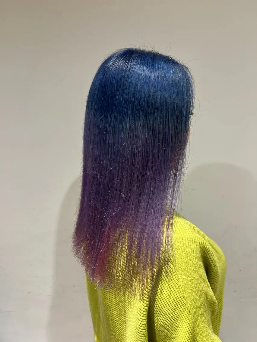 セミロング カラー グラデーションカラー ワタナベ モカ🦢ダブルカラーのヘアスタイル