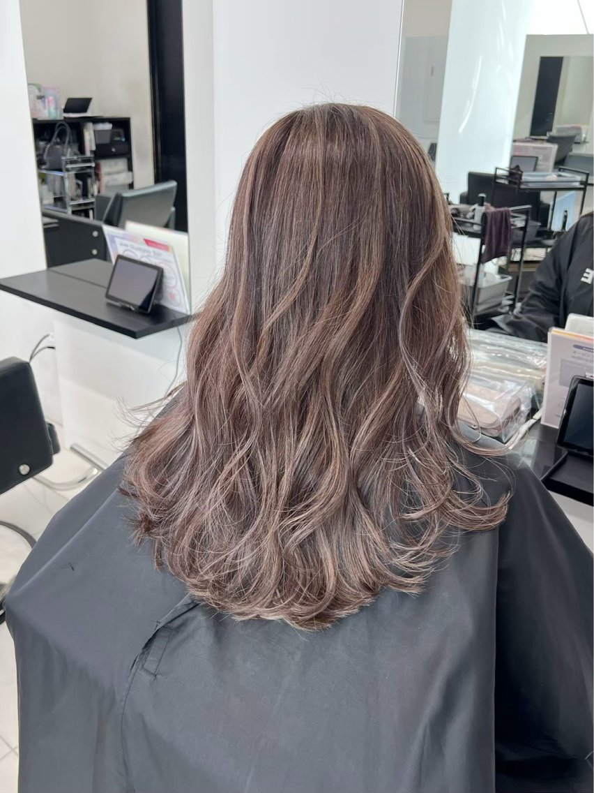 カラー ALIVE 河合優吾のヘアスタイル