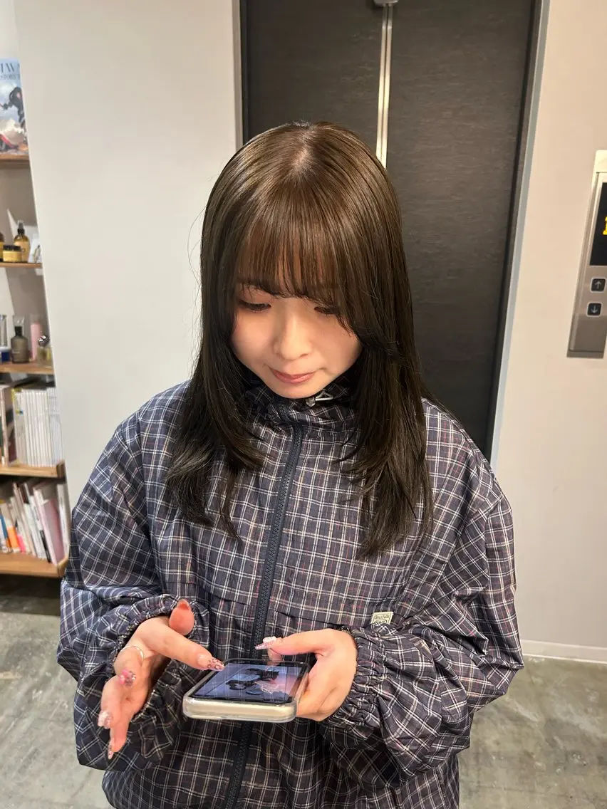 カラー ベージュカラー ブリーチ ブリーチなしカラー オリーブベージュ 佐藤 来輝のヘアスタイル