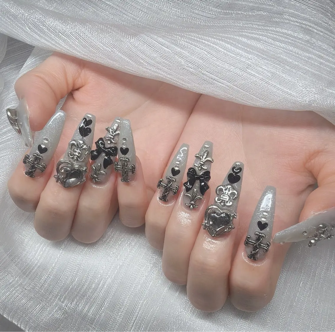 ネイル ハンドネイル Lee Nailsのネイルデザイン