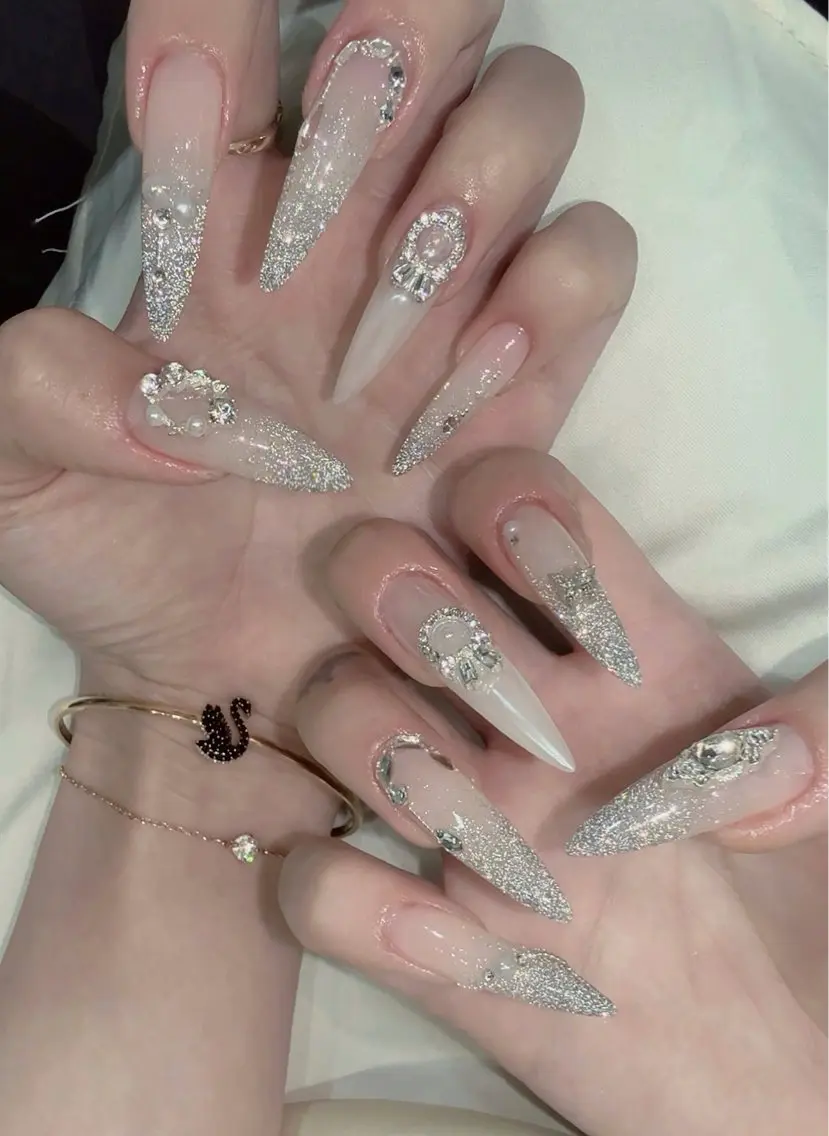ネイル アートネイル オーロラネイル ジェルネイル 韓国ネイル ロングネイル ハンドネイル Nichi Nailsのネイルデザイン