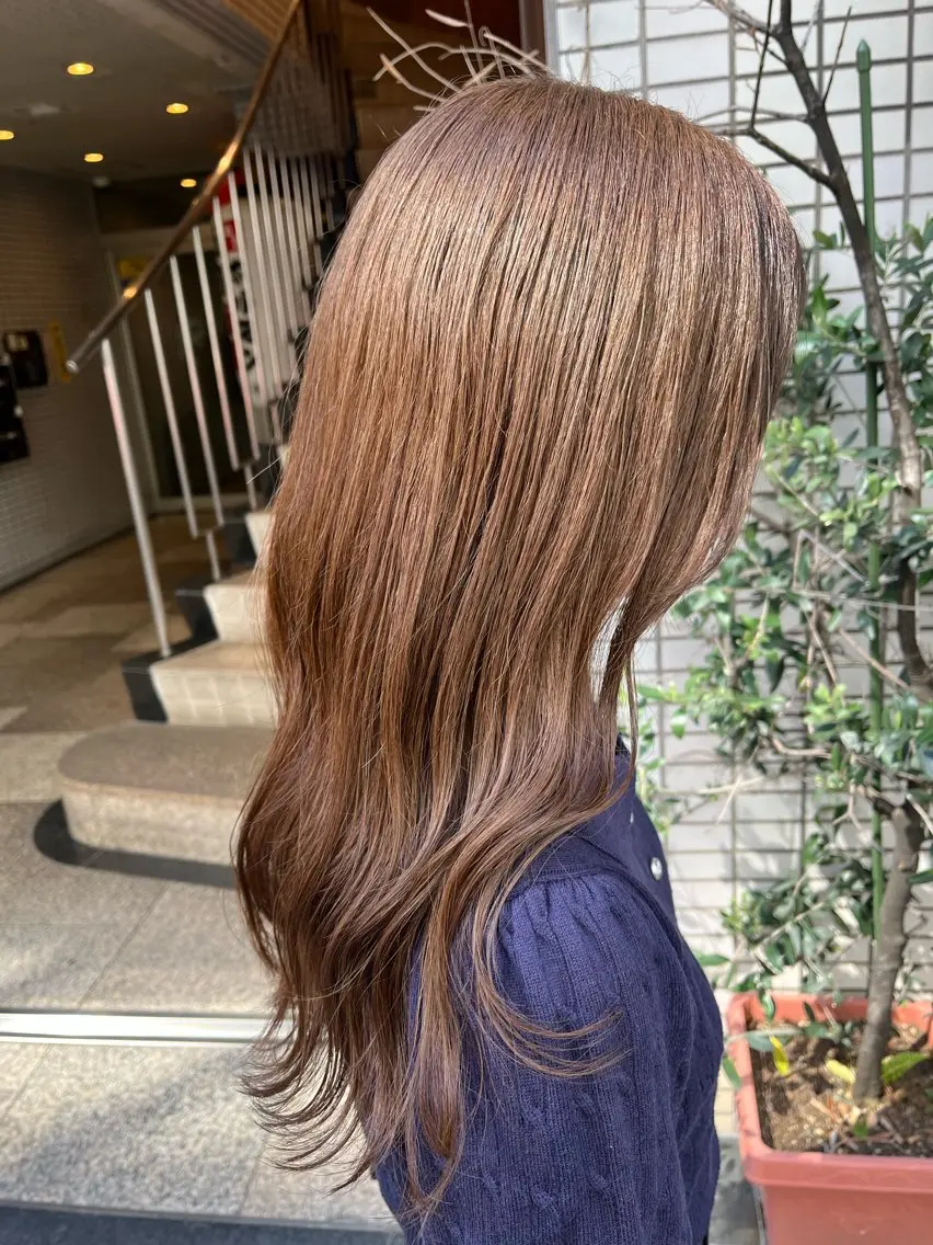 ロング カラー ベージュカラー ブリーチ 透明感カラー ヘーゼル ブリーチなしカラー ヘアカラー 透明感カラー/ 髪質改善/レイヤーのヘアスタイル