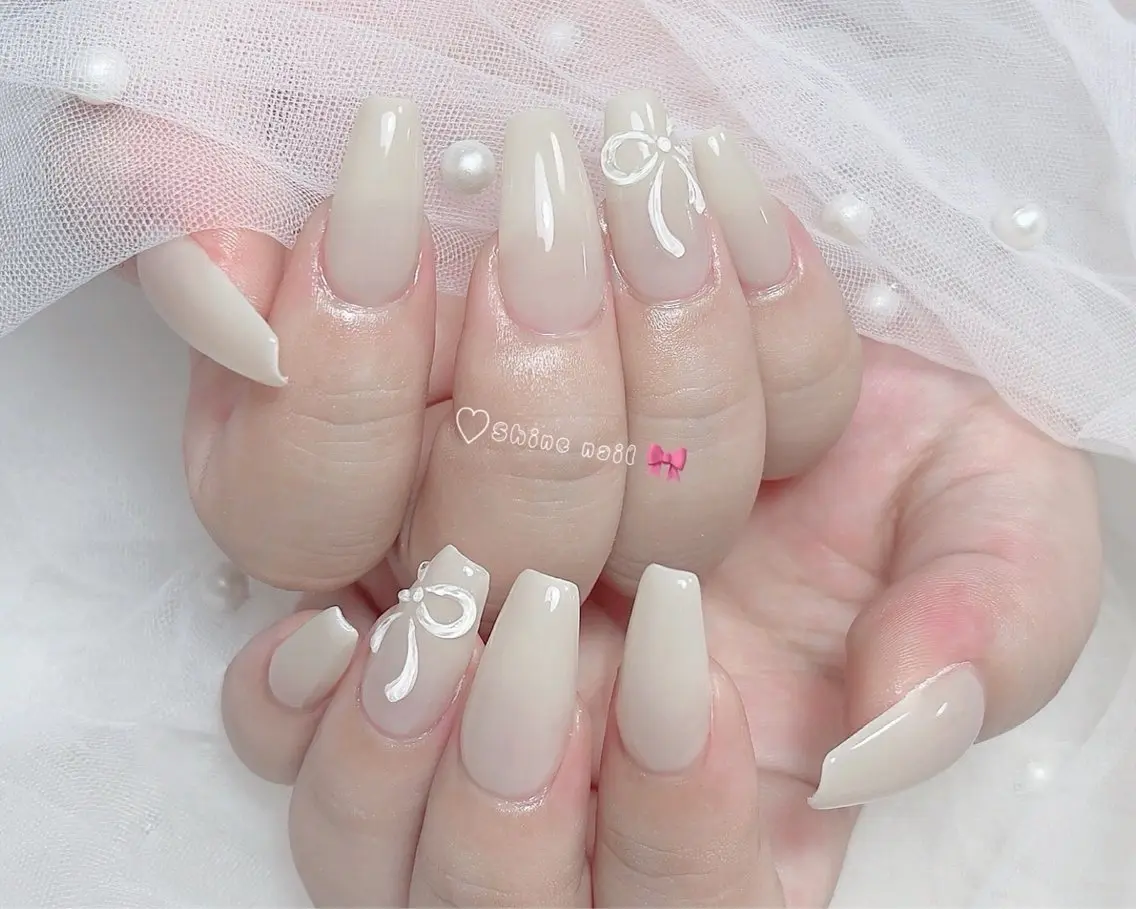 ネイル サイナ🎀 長さだし&デザインのネイルデザイン
