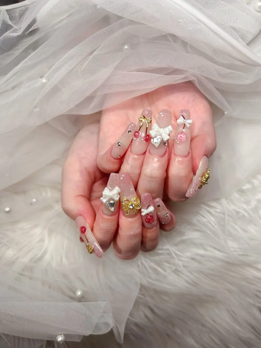 ネイル アートネイル 桜ネイル フレンチネイル ガラスフレンチ グラデーション ハンドネイル 🌈 Laule'aのネイルデザイン