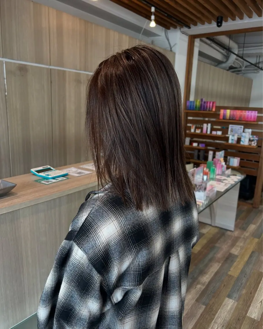 ミディアム ハイライト カット ヘアカラー トリートメント 志賀 輝/ハイライト /縮毛矯正/髪質改善のヘアスタイル