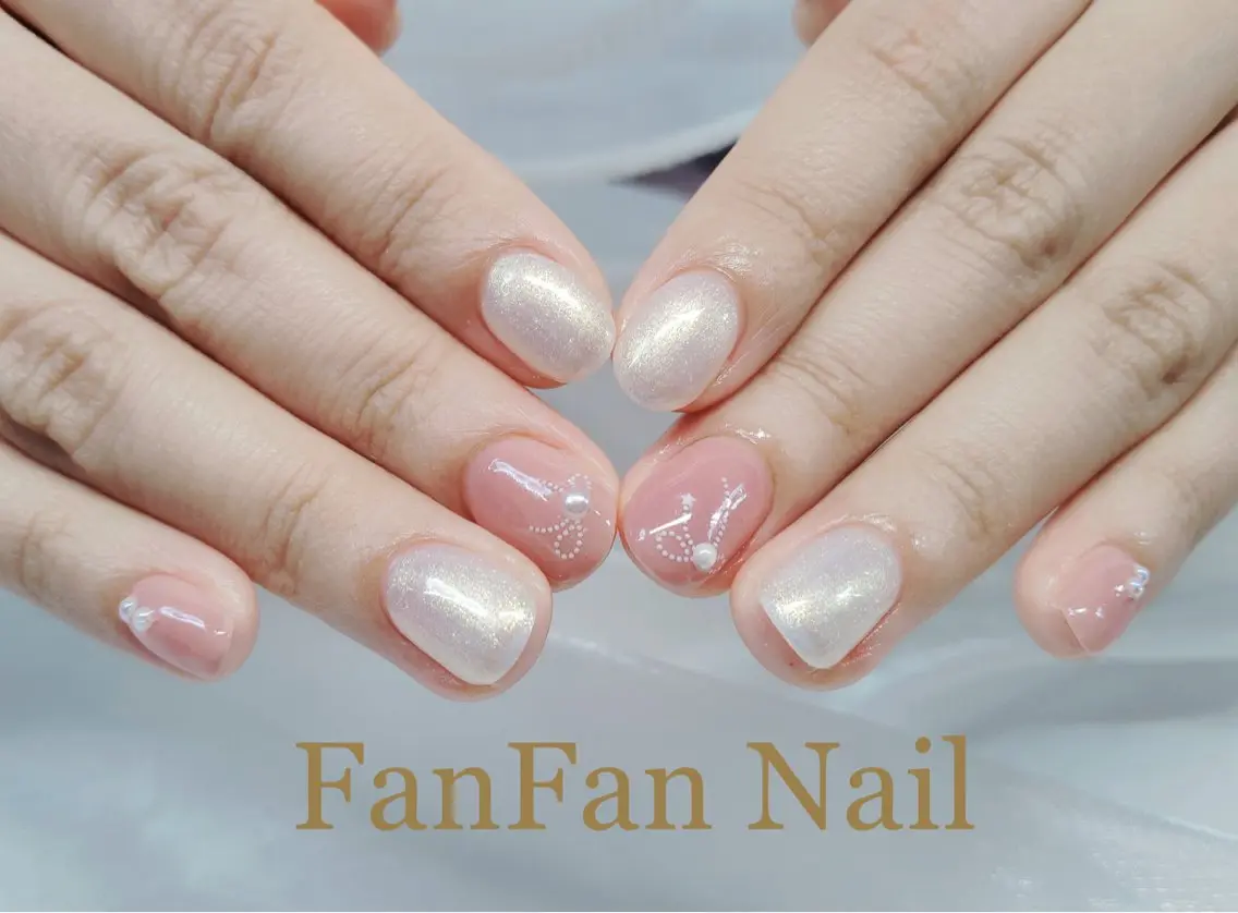 ネイル アートネイル オーロラネイル ガーリー キラキラネイル 韓国ネイル Mio NailsalonUのネイルデザイン