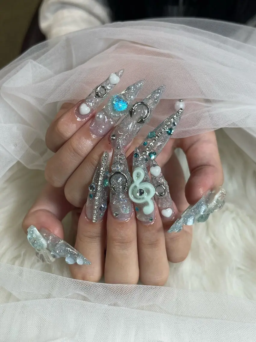 ネイル ハンドネイル NiJi Nailsのネイルデザイン
