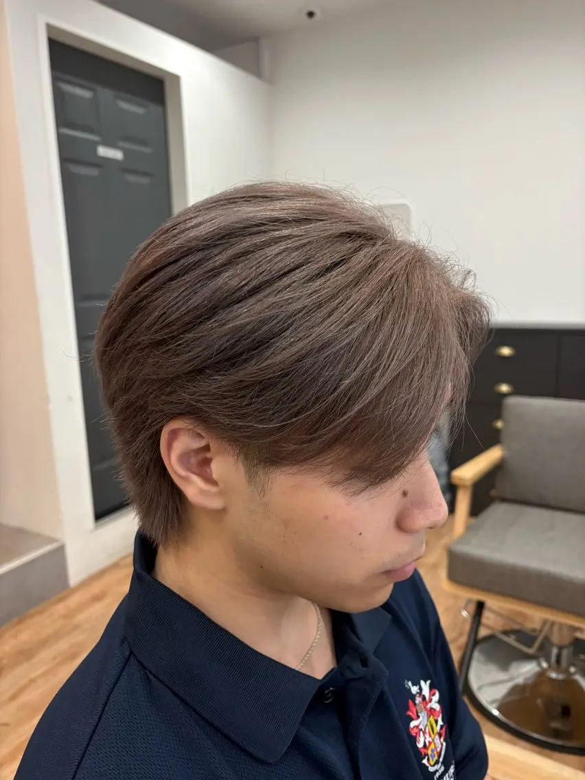 カラー メンズ メンズブリーチ ブリーチ グレージュ little syotaroのヘアスタイル