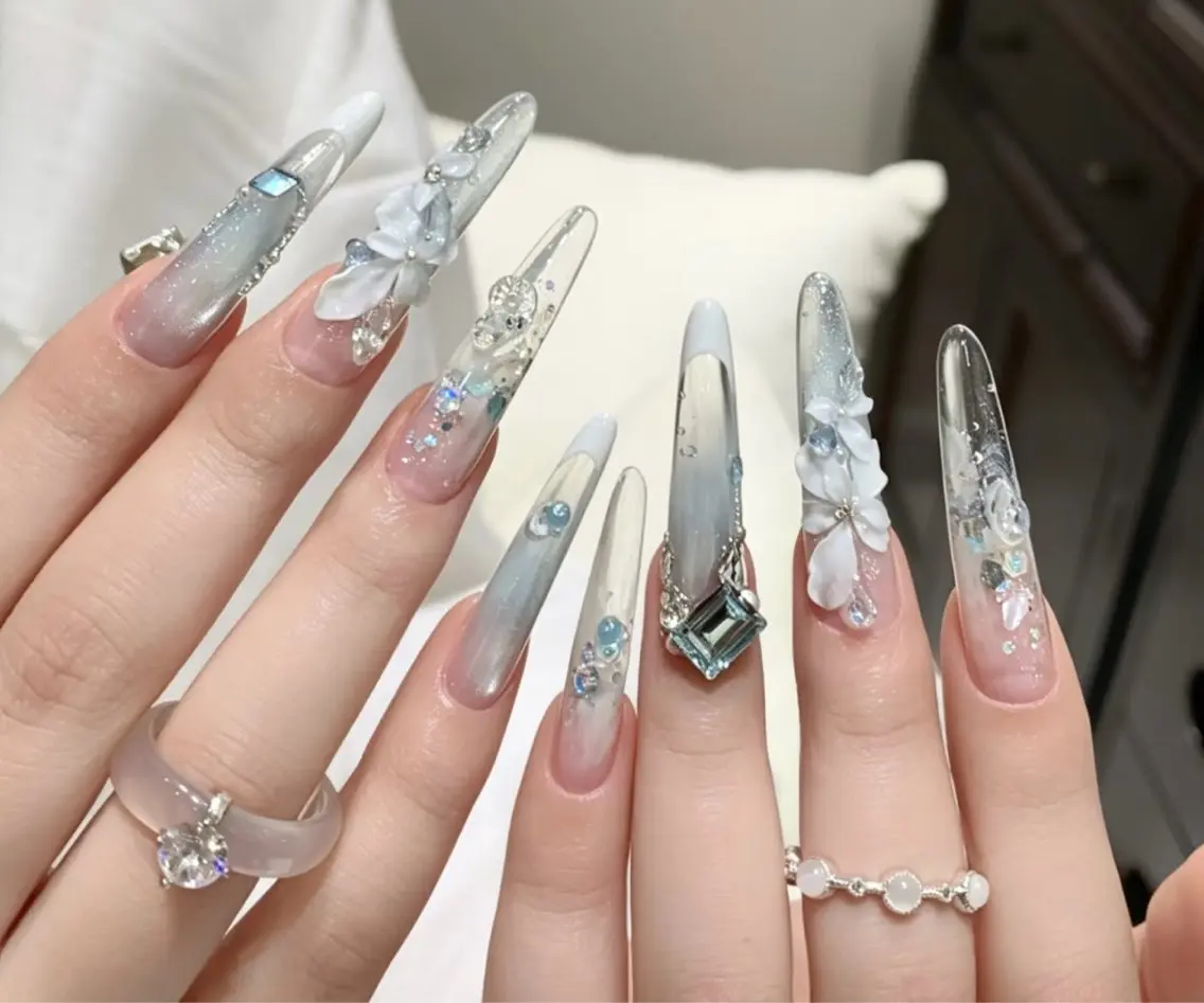 ネイル ハンドネイル Luvia Ginzaのネイルデザイン