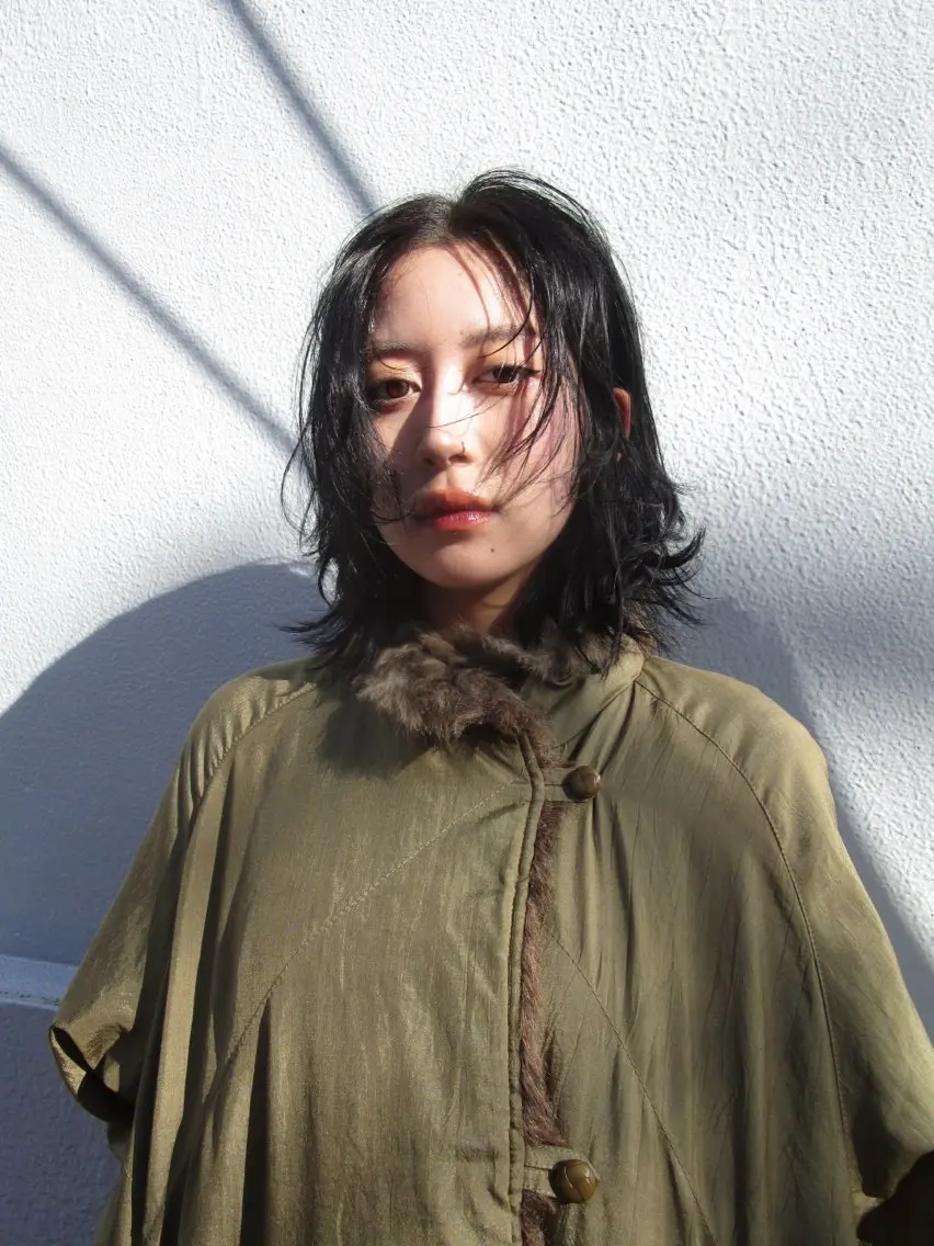 ミディアム カラー 黒髪 顔周りカット シャギー カット ヘアカラー トリートメント yu maのヘアスタイル