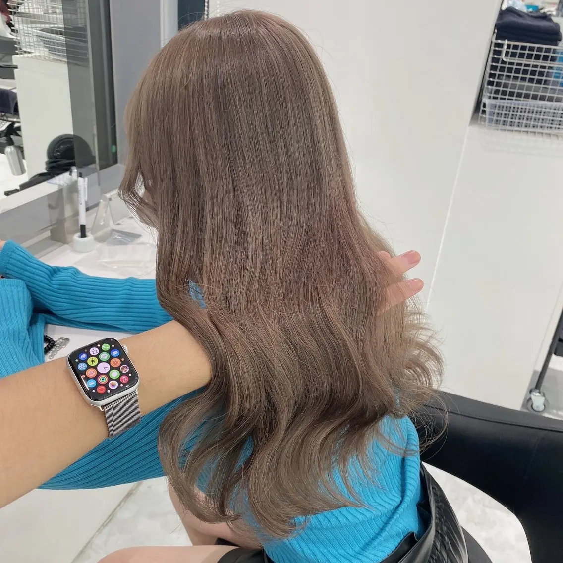 セミロング カラー センターパート特化 井上健太のヘアスタイル