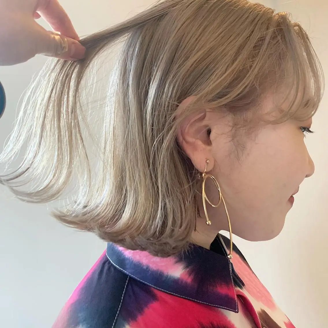 ミディアム カラー 本間 結衣のヘアスタイル