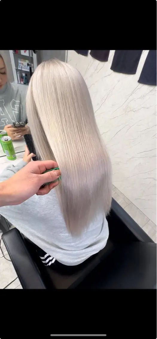 ロング カラー ヘアカラー トリートメント 小鯛 陸のヘアスタイル