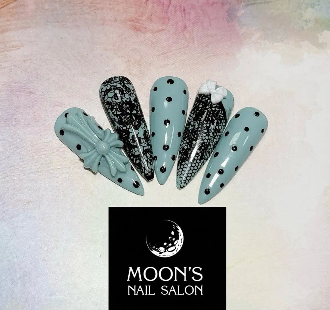 ネイル shoko🌙 Moonsのネイルデザイン