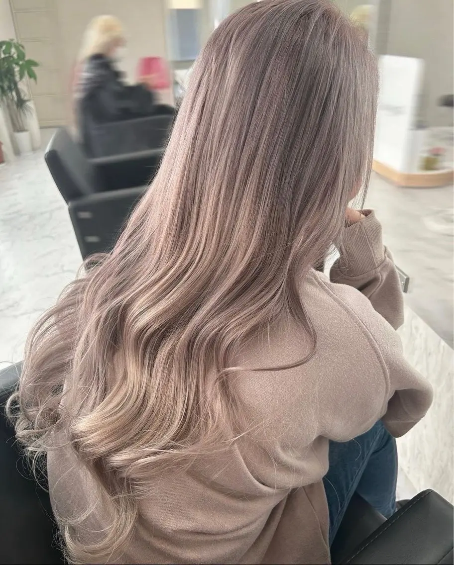 カラー ベージュカラー ミルクティーベージュ mignon あゆみのヘアスタイル