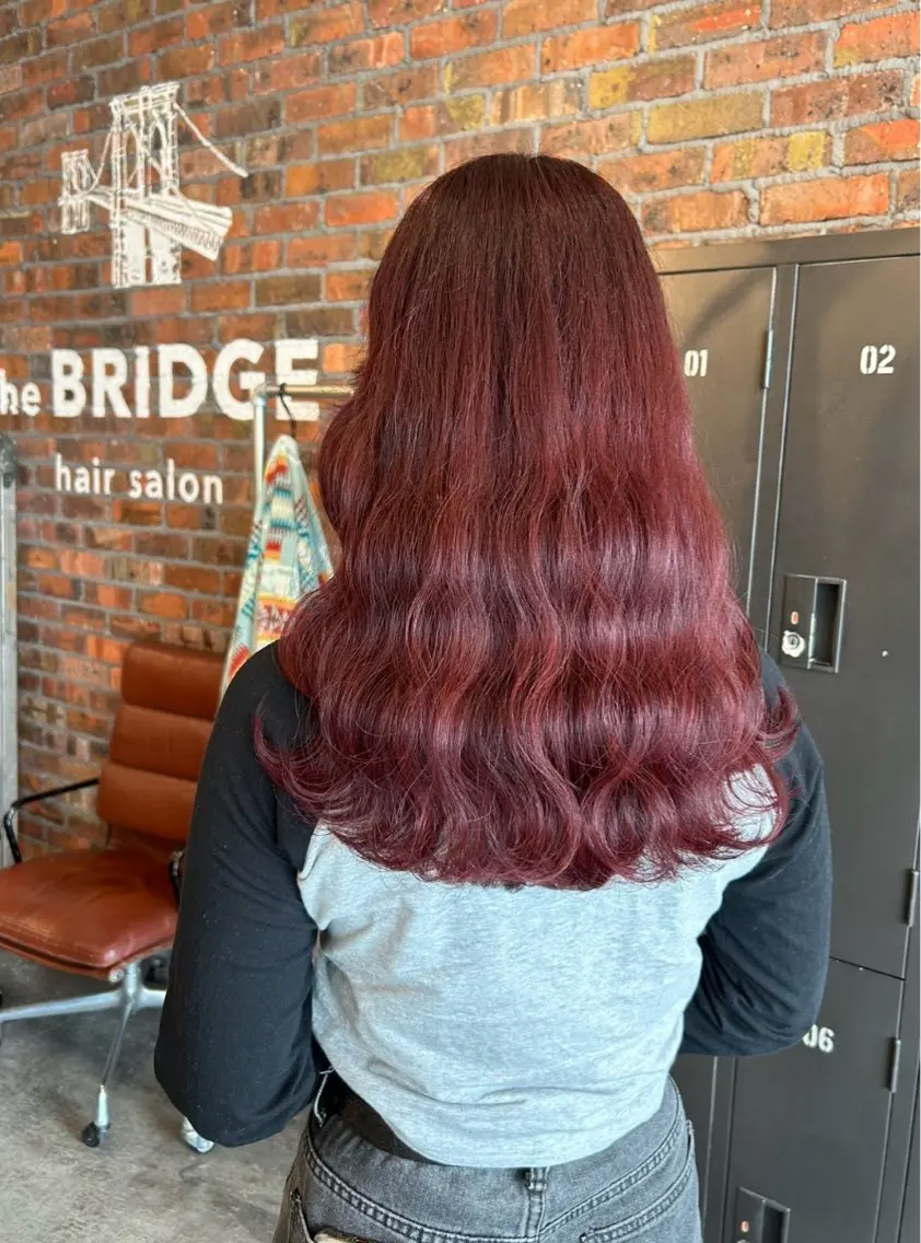 セミロング カラー ブリーチ ブリーチなしカラー レッドカラー ヘアカラー the BRIDGE 加藤みのりのヘアスタイル