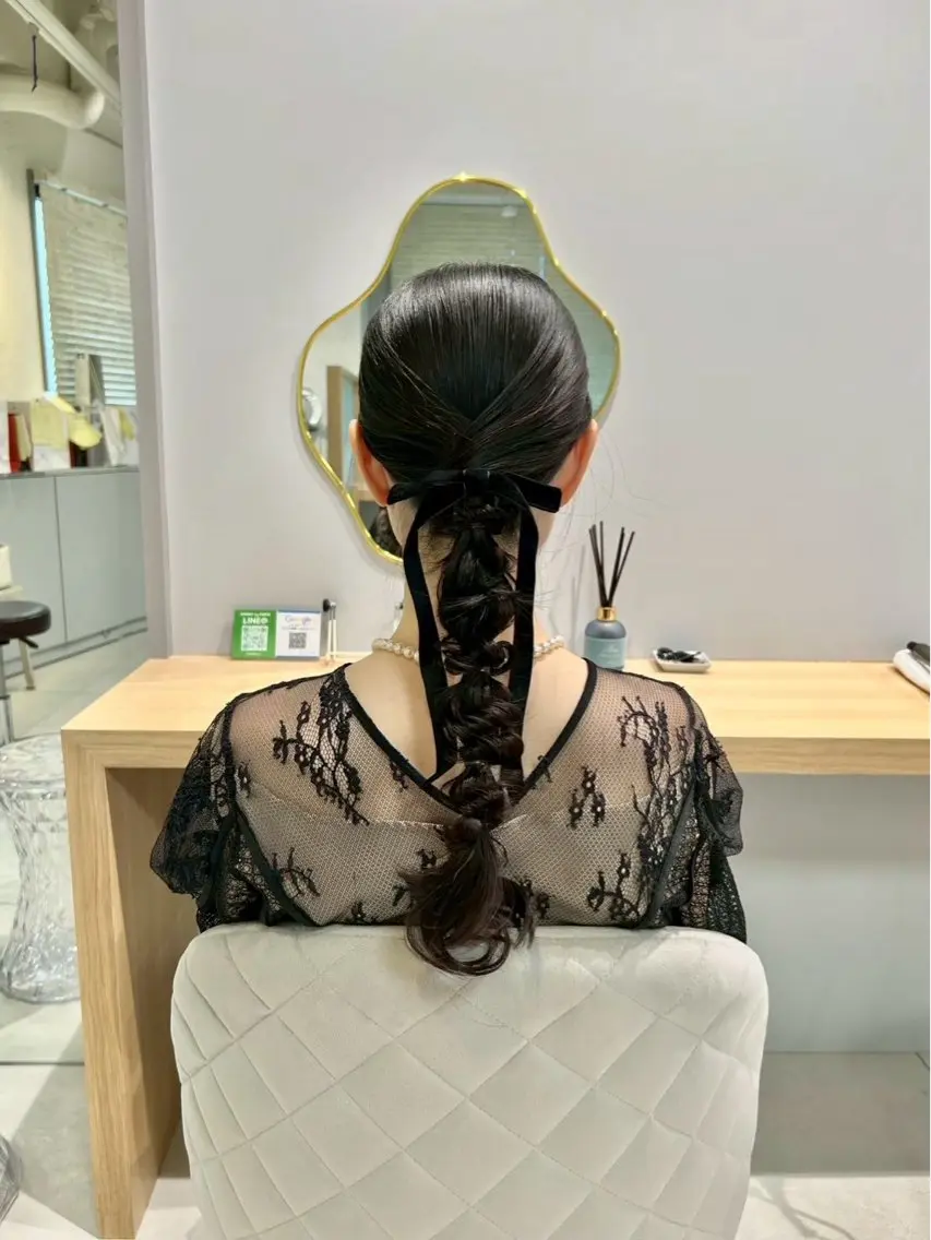 【シンプルだけど一癖あるアレンジ🪄】+【およばれヘアセット】の写真