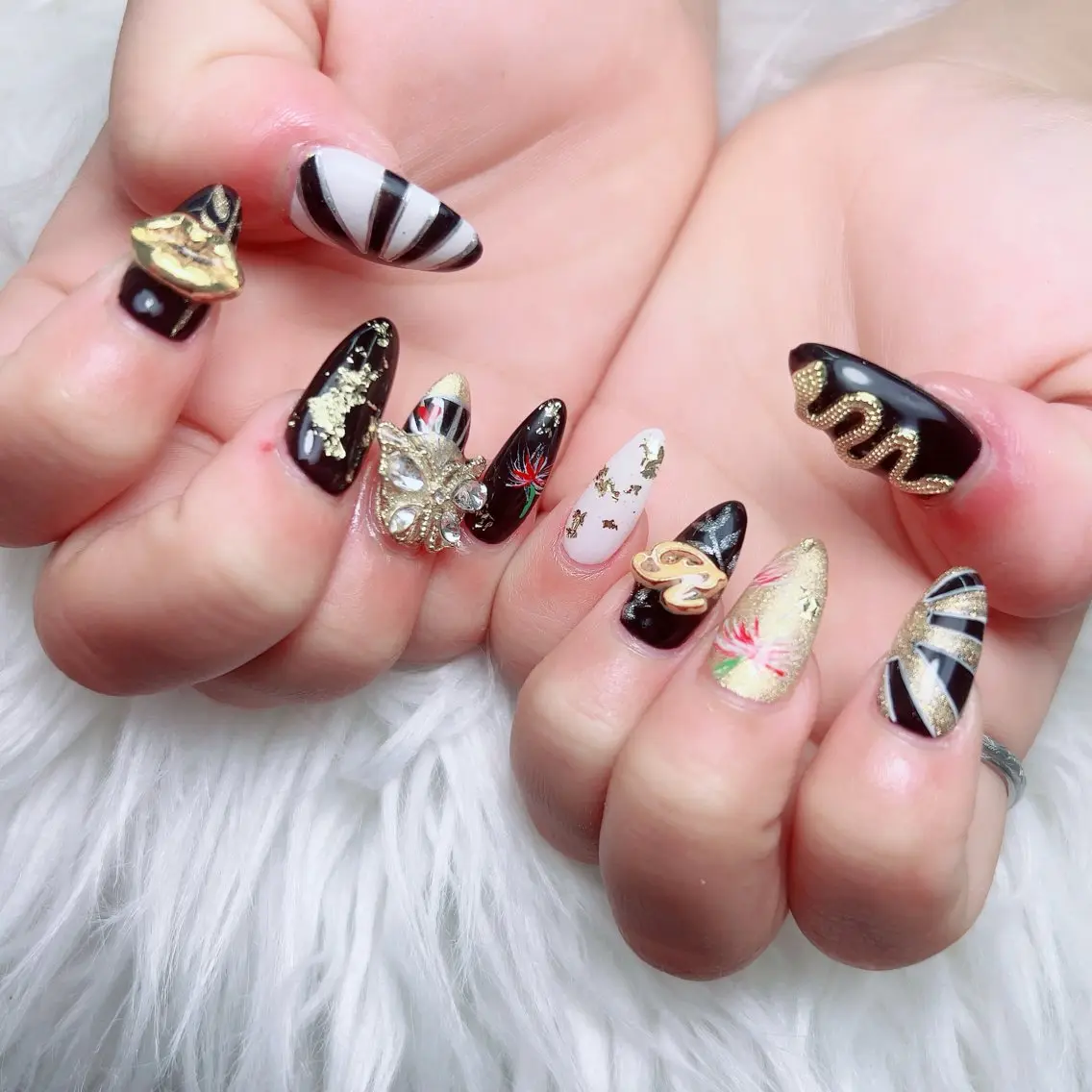 セミロング ハンドネイル gallery Yumiのネイルデザイン