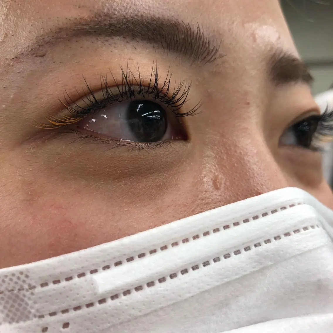 マツエク・マツパ Cカール キュート レイヤーカット✖️ 柔らかベージュカラーのヘアスタイル