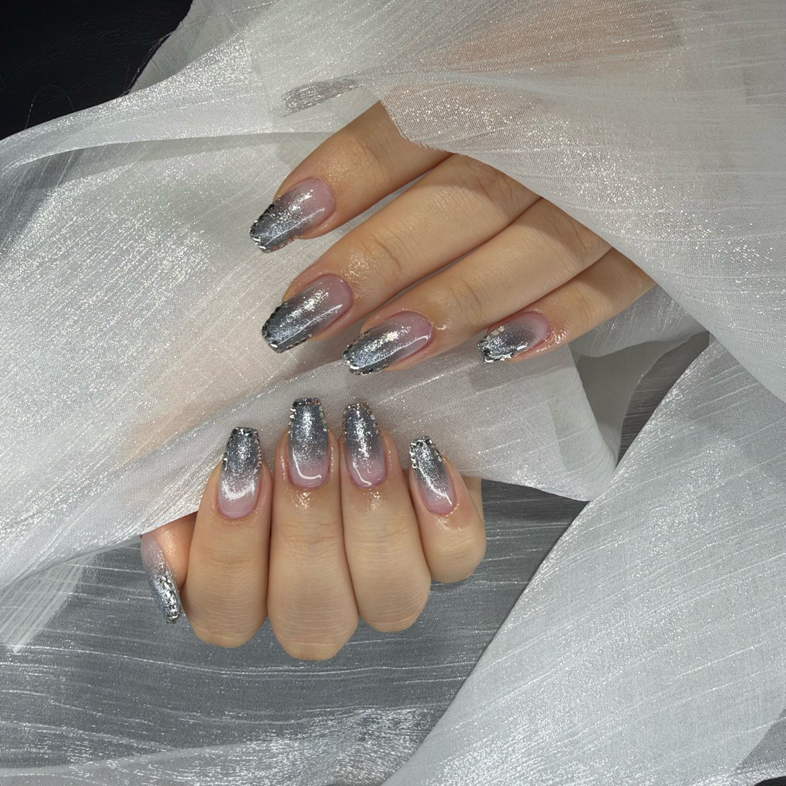 ネイル 長さ出し キラキラネイル 韓国ネイル マグネットネイル 持ち込み KOTORA NAILのネイルデザイン