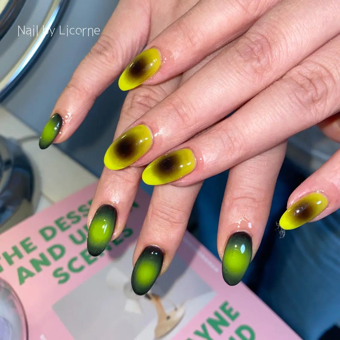 ネイル アートネイル オーロラネイル フレンチネイル 氷ネイル・うるうるネイル マグネットネイル ハンドネイル Nail by Licorneのネイルデザイン