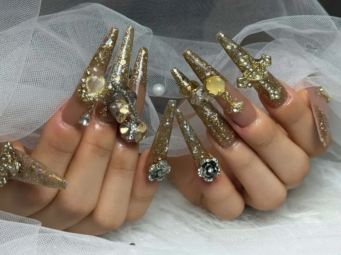 ネイル アートネイル 長さ出し ジェルネイル 韓国ネイル マグネットネイル ハンドネイル Cloudy Chan Nailのネイルデザイン