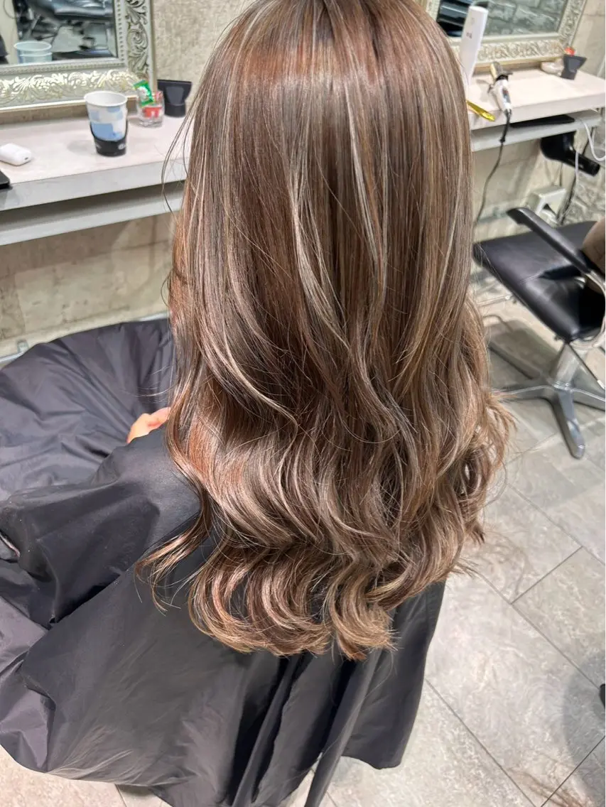 ロング カラー ハイライトカラー ハイライト 平野 世菜のヘアスタイル