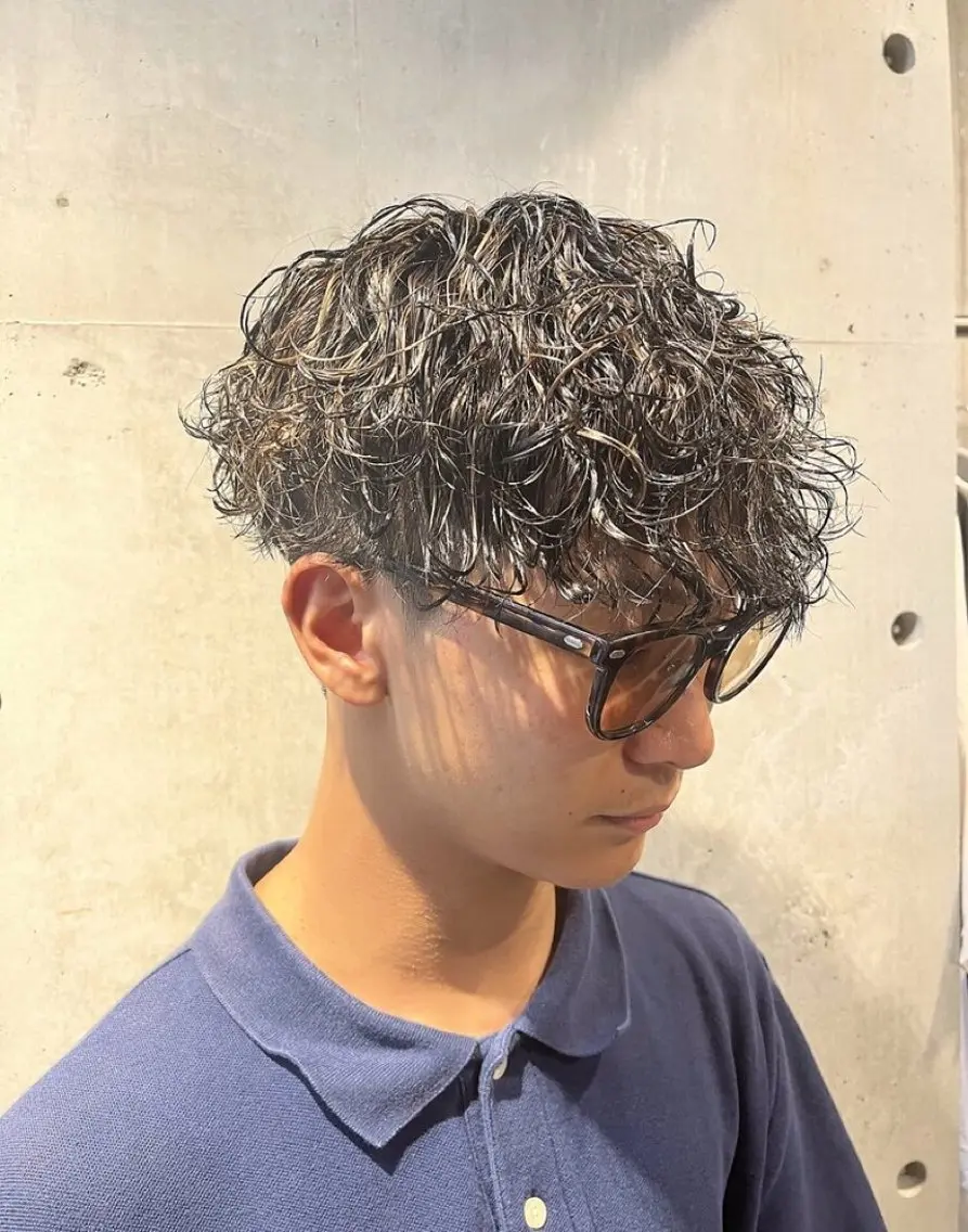 カットなし波巻きパーマの写真