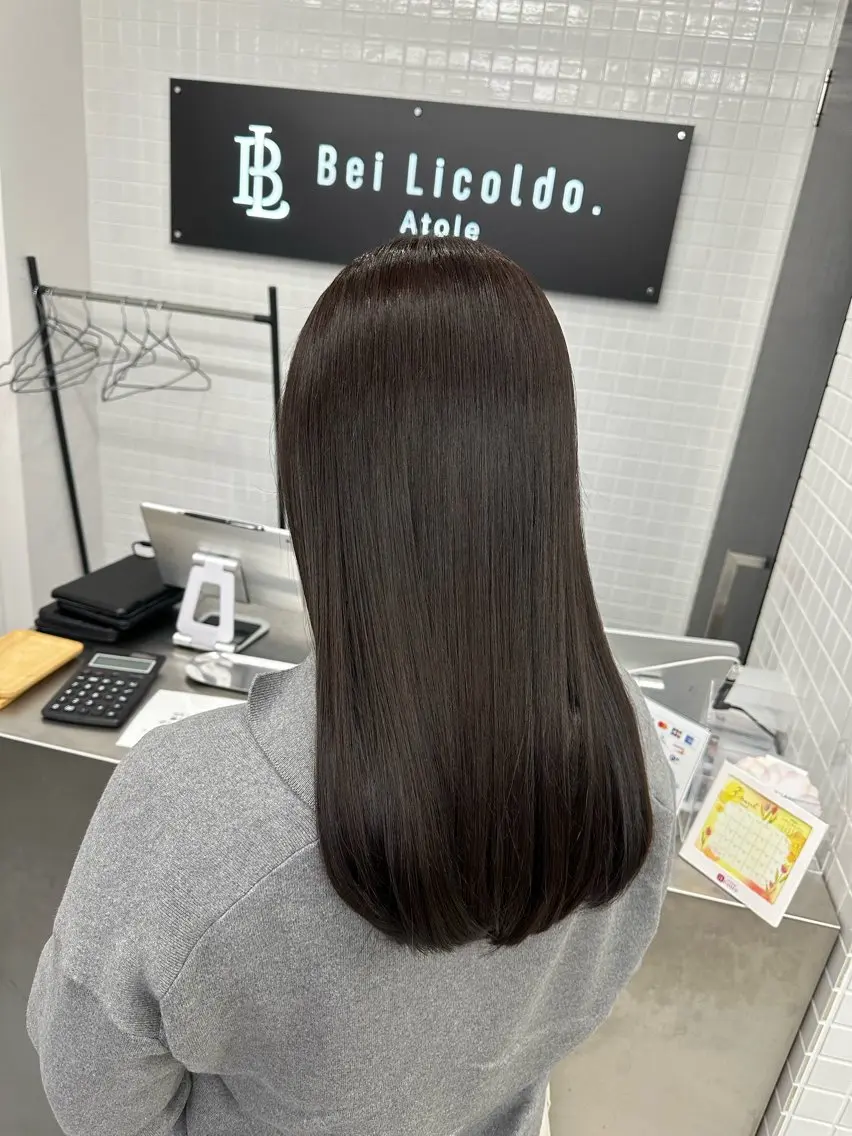 セミロング カラー カット ヘアカラー トリートメント 古田 昂也のヘアスタイル