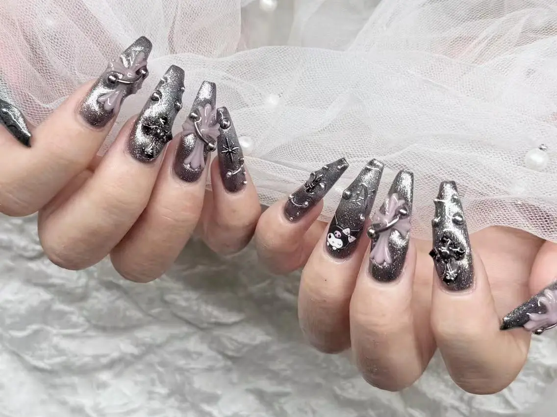 セミロング 韓国風ヘア 清水 美穂のネイルデザイン