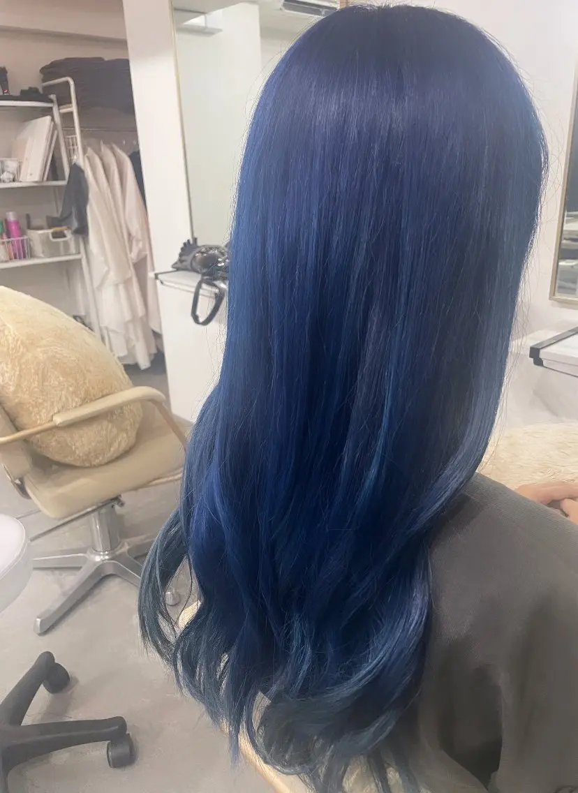 ロング カラー ブリーチ ブルーカラー ヘアカラー 髙橋 百香のヘアスタイル