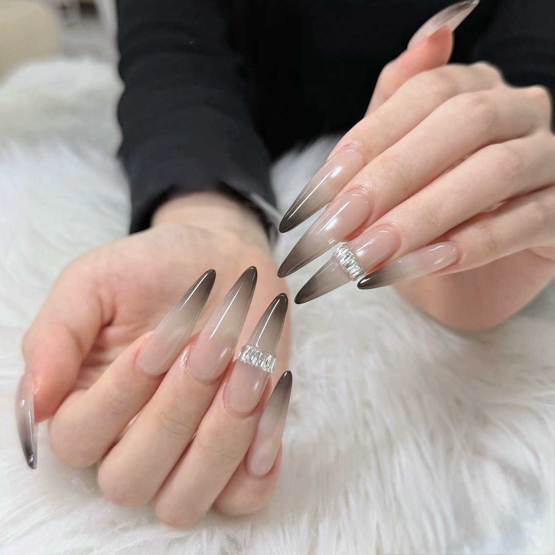 ネイル チークネイル ドット フットネイル フレンチネイル グラデーション ハンドネイル ハンドケア Nihonthy Nail 新宿のネイルデザイン