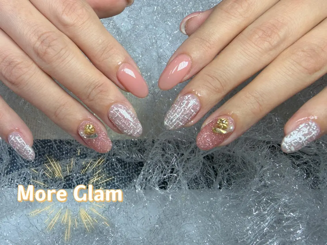 ネイル 長さ出し フットネイル フレンチネイル ジェルネイル ガラスフレンチ More Glam 池袋東口店のネイルデザイン