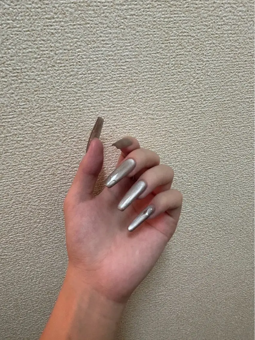 ネイル ロングネイル マグネットネイル マグネットワンカラー ワンカラーネイル ハンドネイル Lily Nailのネイルデザイン