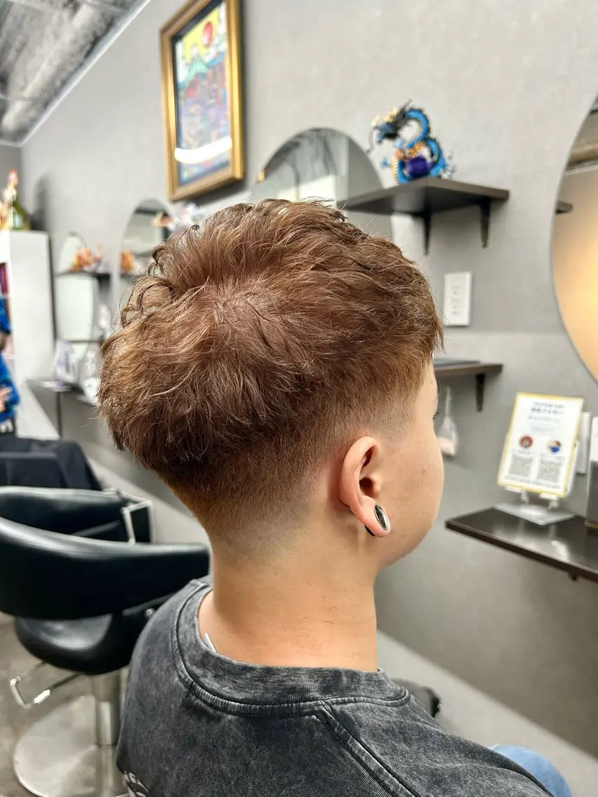 ショート カラー パーマ メンズ カット ヘアカラー パーマ ゲーマー美容師 KENTOのヘアスタイル