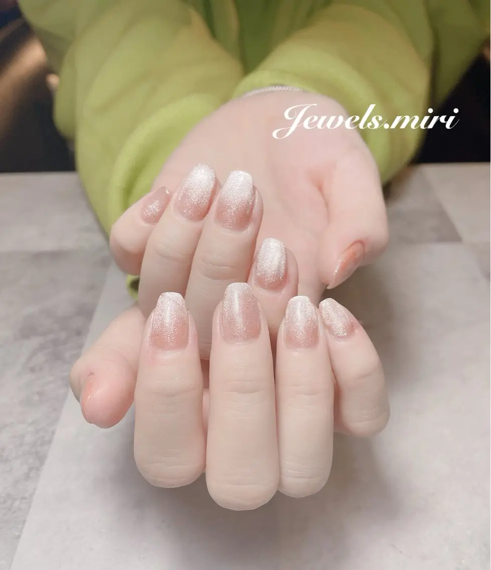 ネイル キラキラネイル マグネットネイル オフィスネイル ワンカラーネイル ピンク ネイルサロン Jewels Mのネイルデザイン