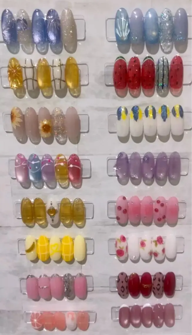 美爪育成 美フォルム【定額デザインBアート】サンプルの中からお選びください❣️カラー&配置変更可(限定モニター価格)の写真