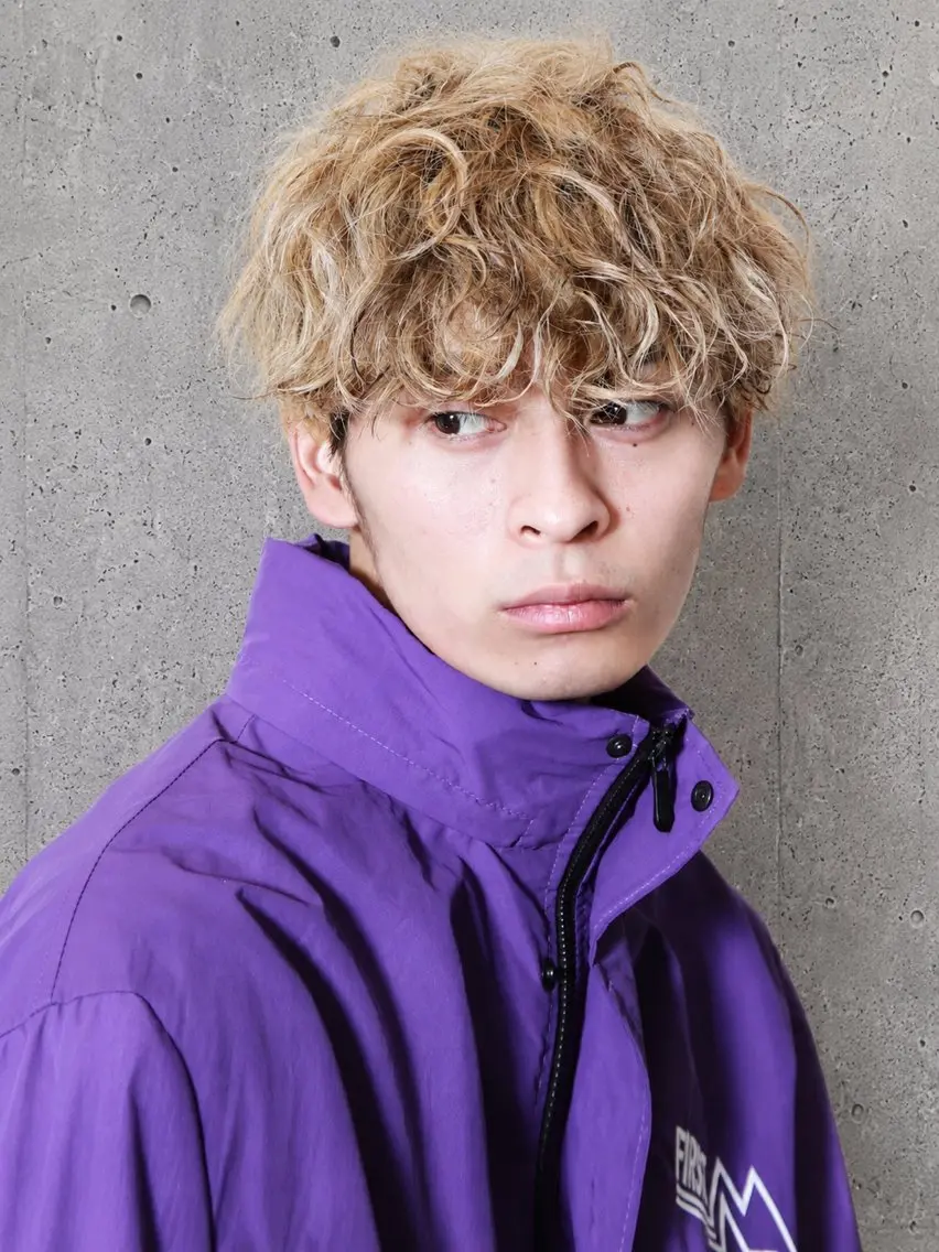 ミディアム パーマ 秋葉 玲唯のヘアスタイル
