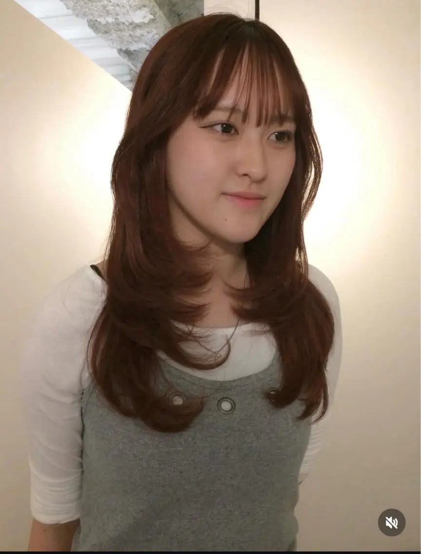 ロング カラー 山田 麻椰のヘアスタイル