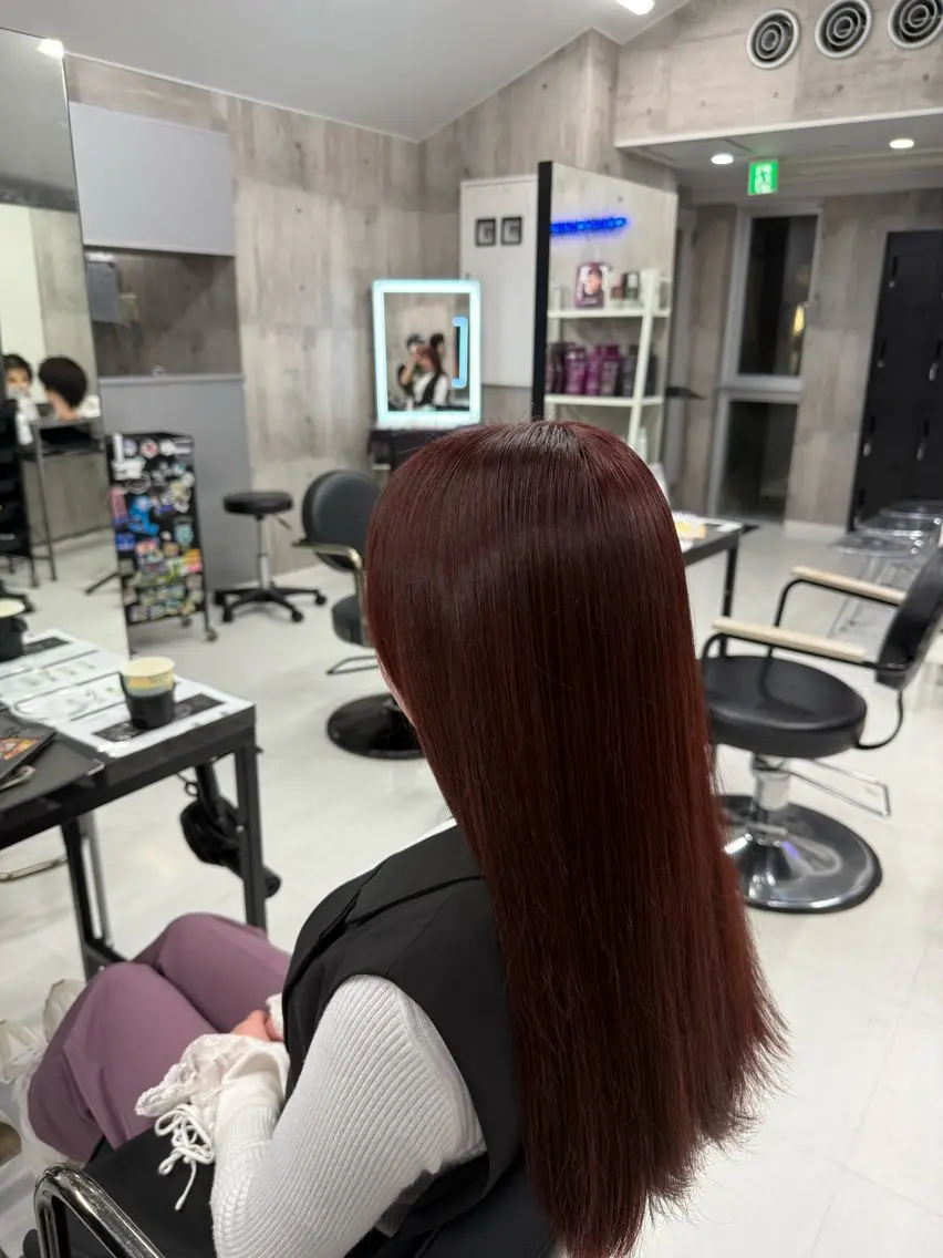 セミロング カラー メンズ メンズバレイヤージュ メンズブリーチ メンズハイライト メンズハイトーン メンズインナーカラー ヘアカラー トリートメント ☁️かずき☁️青.紫 推し活カラー🌈のヘアスタイル