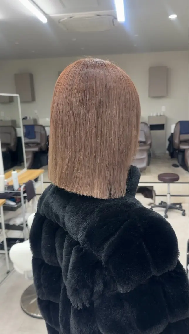 ミディアム カラー 切りっぱなしボブ ボブ ヘアカラー 丸山 心 / 艶カラーのヘアスタイル