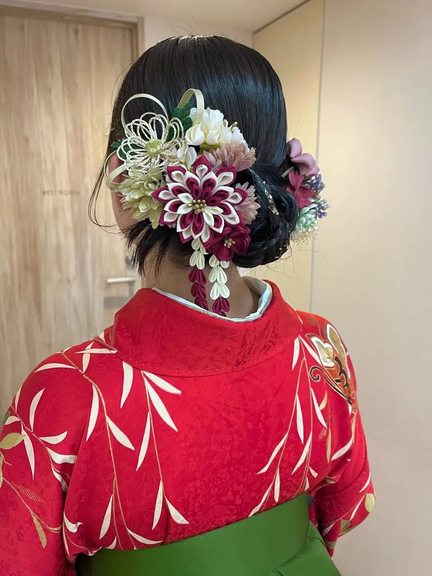 ミディアム ヘアアレンジ 卒業式のヘアスタイル 着付け 透明感カラー/ 髪質改善/レイヤーのヘアスタイル