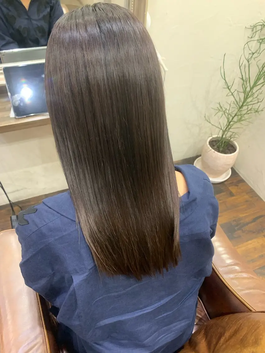 カラー グレージュ オリーブグレージュ オリーブグレー 大西 華央のヘアスタイル