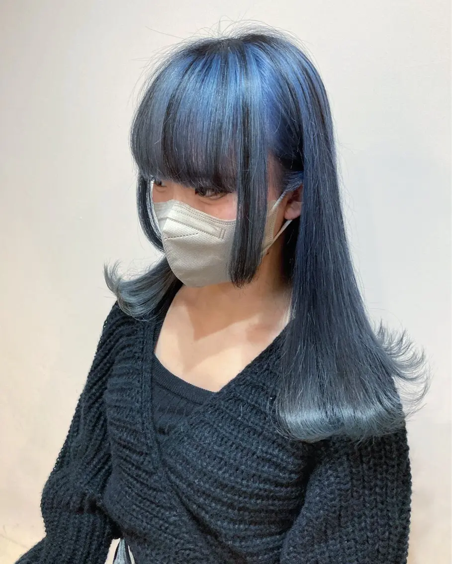 セミロング カラー 黒髪 ブルーカラー 山本 将史のヘアスタイル