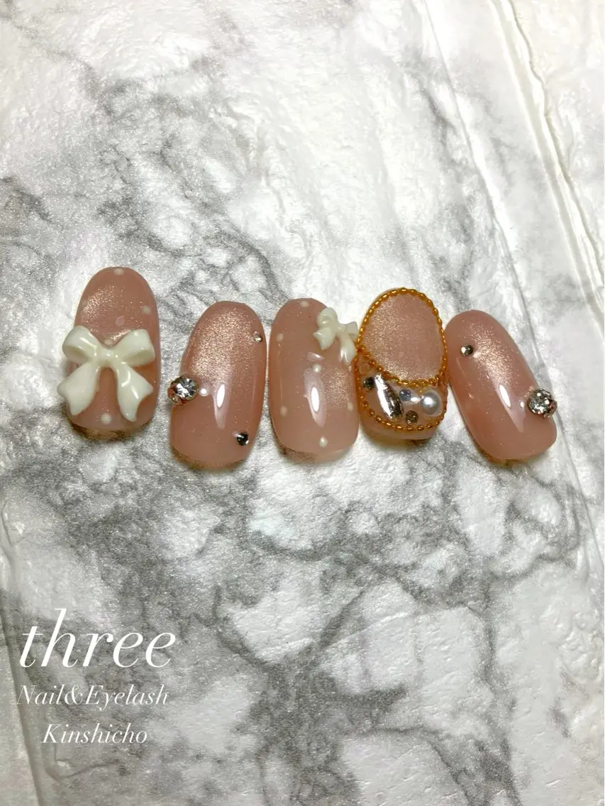 ネイル ドット 氷ネイル・うるうるネイル 韓国ネイル リボン ハンドネイル three Nail&Eyeのネイルデザイン