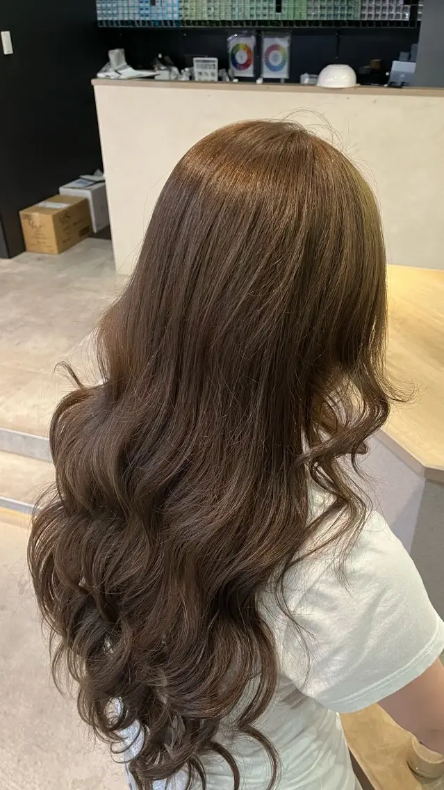 ロング カラー Lia 瑠莉花のヘアスタイル