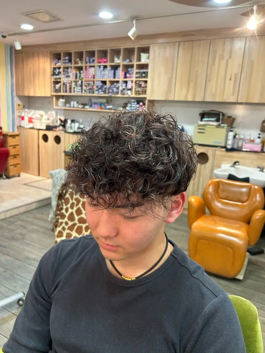 パーマ メンズ スペインカール カット パーマ 西院LOOP sayakaのヘアスタイル