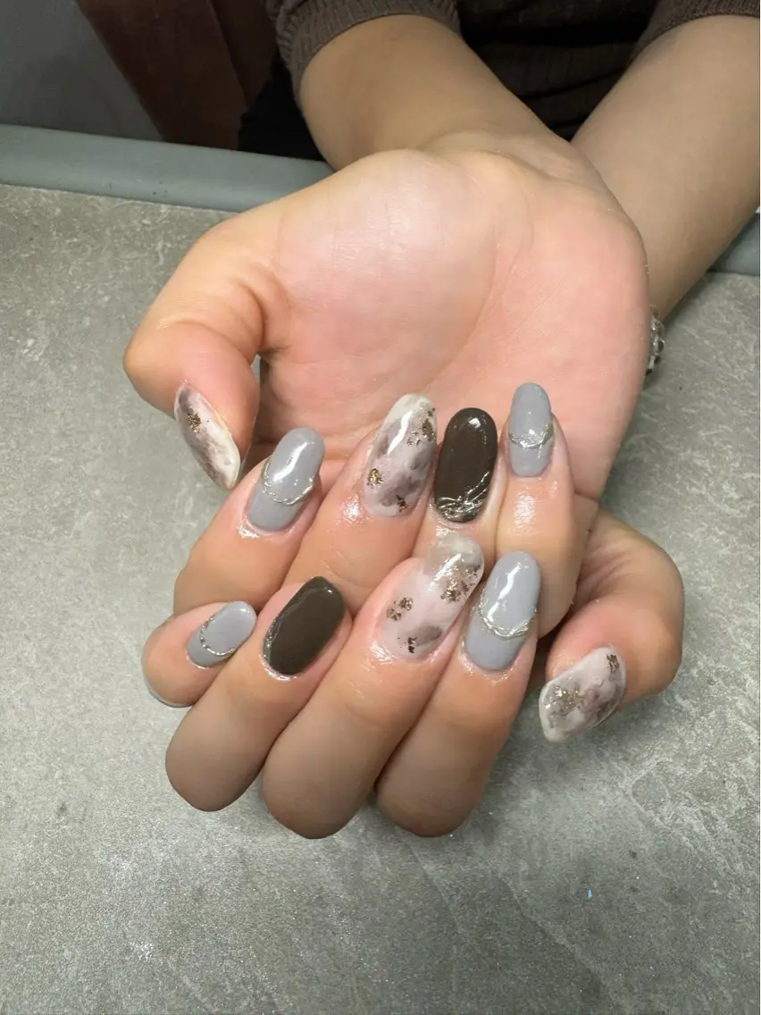 ネイル LAVISH 大和店 emi・:*+のネイルデザイン