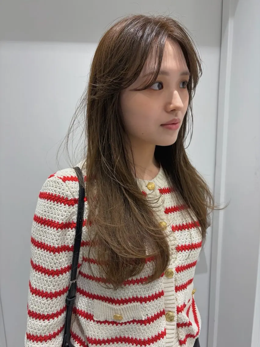 ミディアム カラー レイヤーカット カット ヘアカラー トリートメント 砂原 ひよりのヘアスタイル