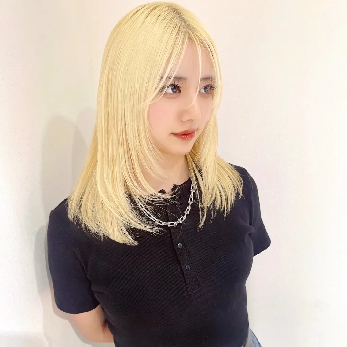 セミロング カラー ブリーチ ブロンド ケアブリーチ レイヤーカット ヘアカラー 🎀ミルクティー/暖 色×レイヤー/マリアのヘアスタイル